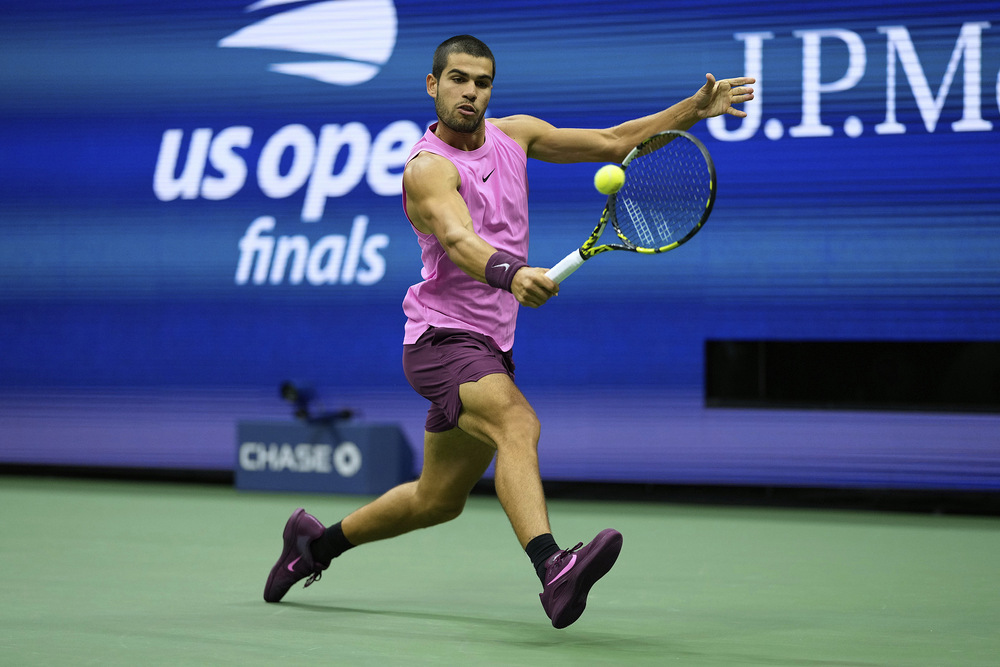 有助于她在 有助于她在