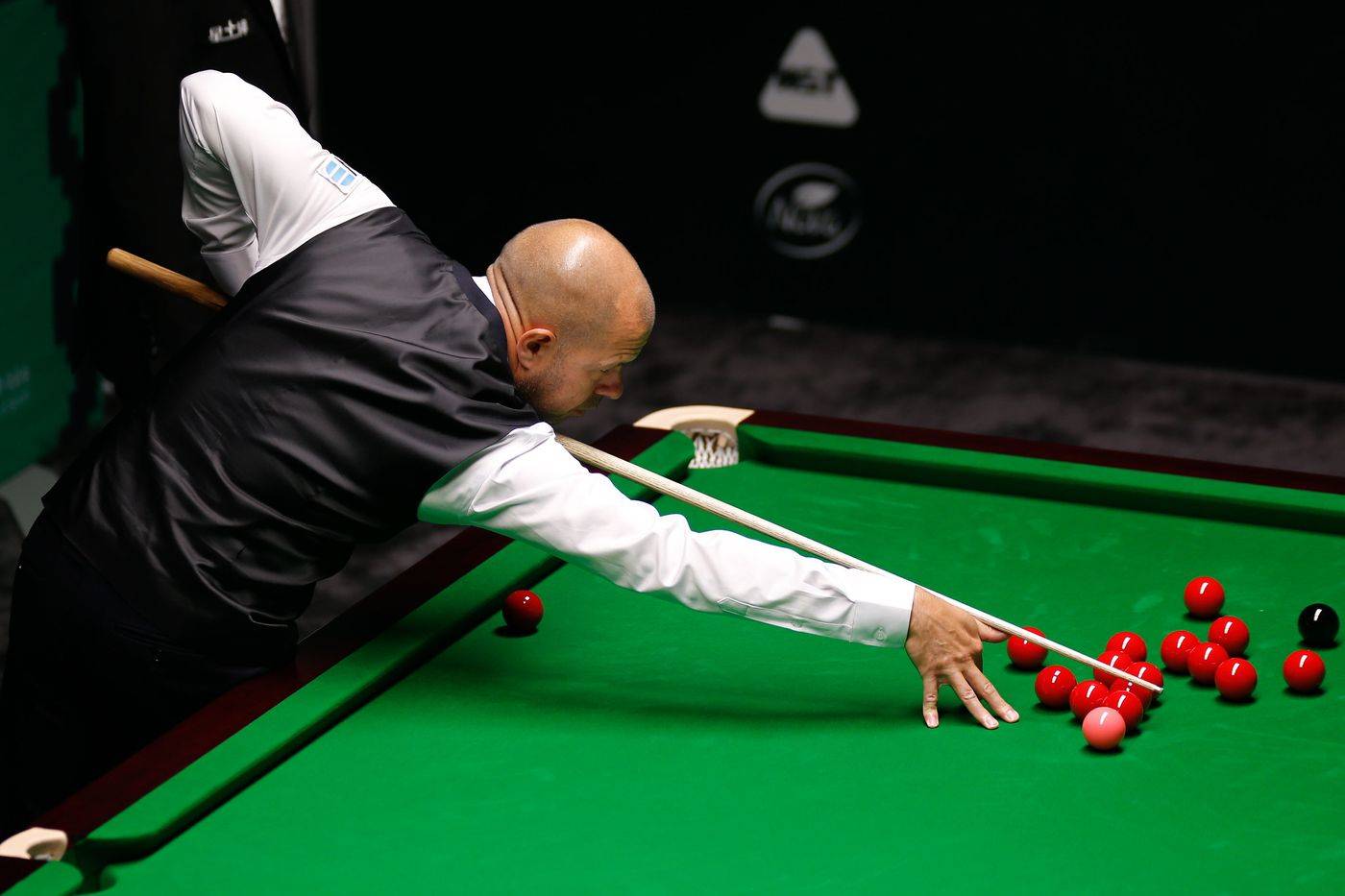 上演了一场 上演了一场