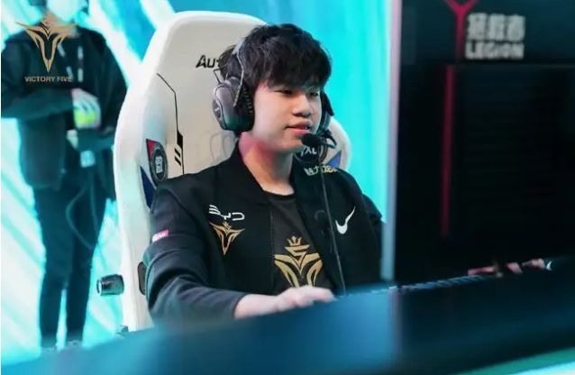 内外引起了 内外引起了